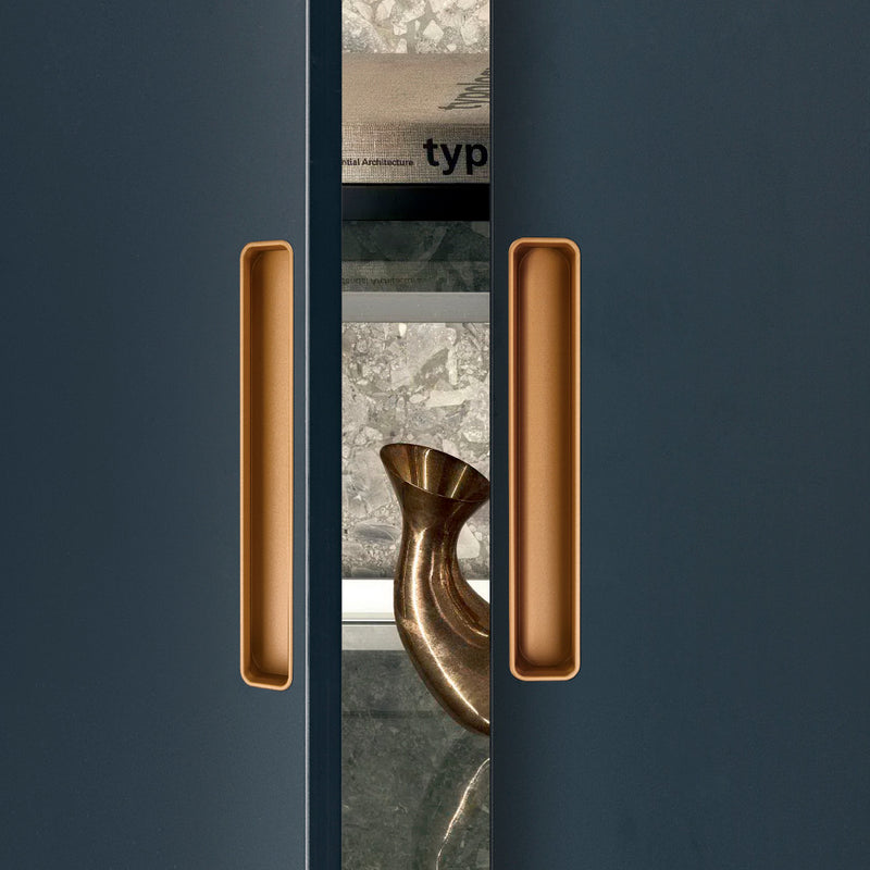 Display of 693 Series Recessed Handle in Gold